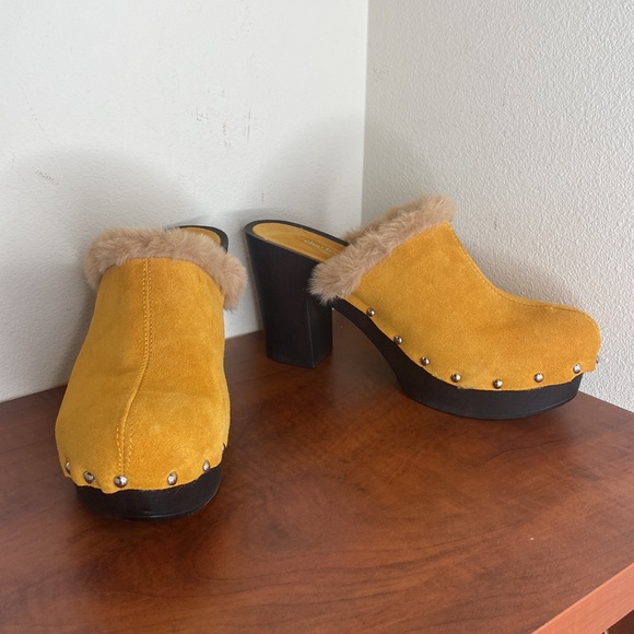 NWOT Charles David Limited Platform Suede Clog, Mustard Yellow, size 41 - Picture 2 of 15